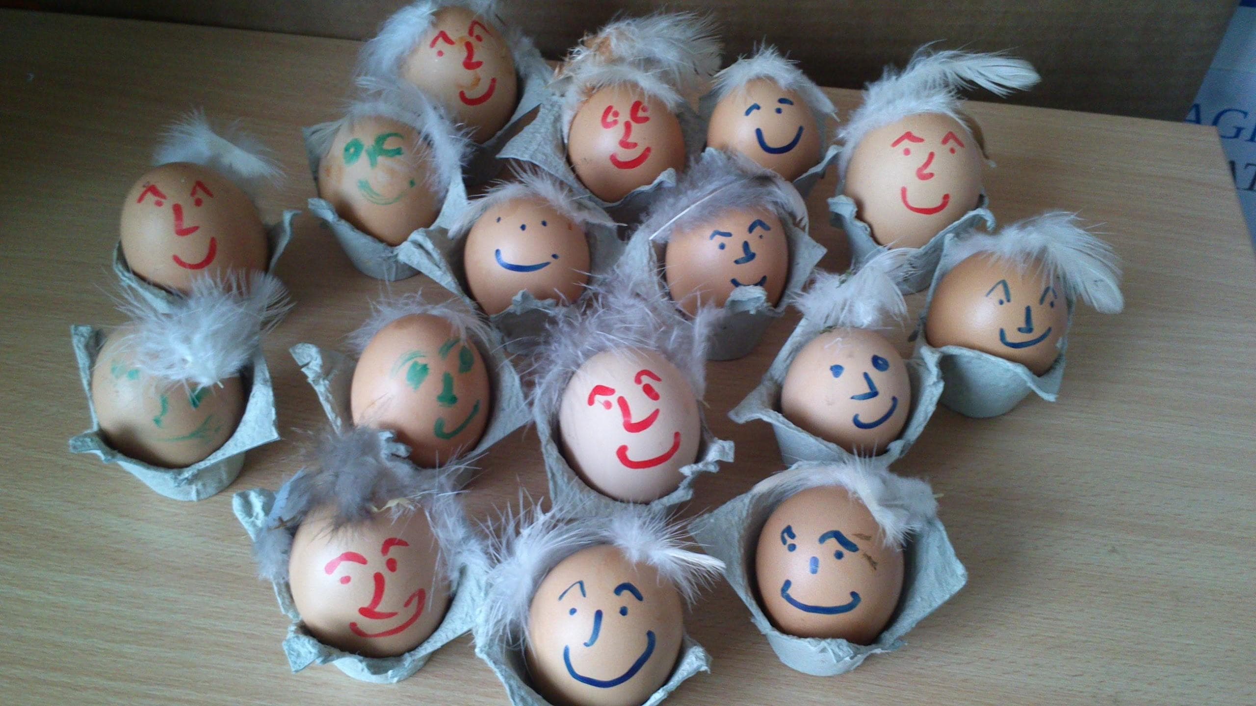 Linda's decorated eggs